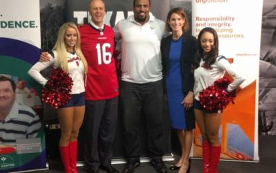 The Center in the News: Texans’ Duane Brown Presents Community Quarterback Award